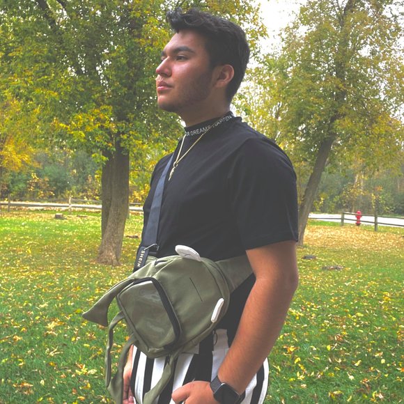 Profile Picture of Jose Muniz (@fab_boy) on Poshmark