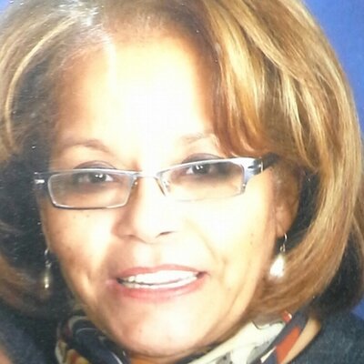 Profile Picture of Careda Taylor (@GrinnellGrad) on Twitter