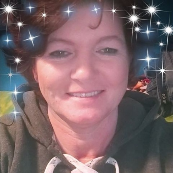 Profile Picture of Felicia Engel (@fengel1222) on Poshmark