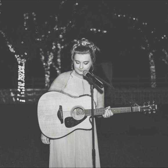 Crystal Dashney - Poshmark Profile Picture of Crystal Dashney (@crystaldashney) on Poshmark