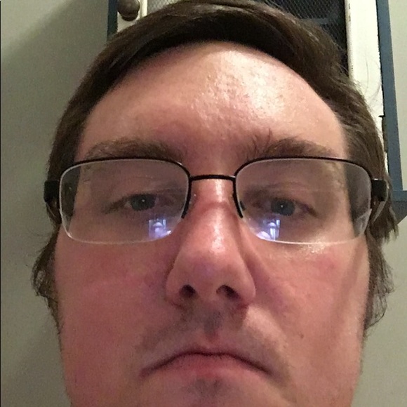 Profile Picture of Joe Lutz (@gearsofwar) on Poshmark