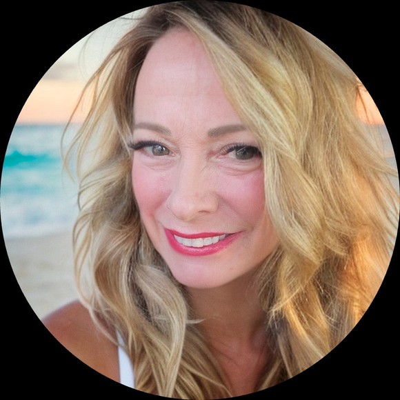 Profile Picture of Dawn Filandro (@dawn0924) on Poshmark