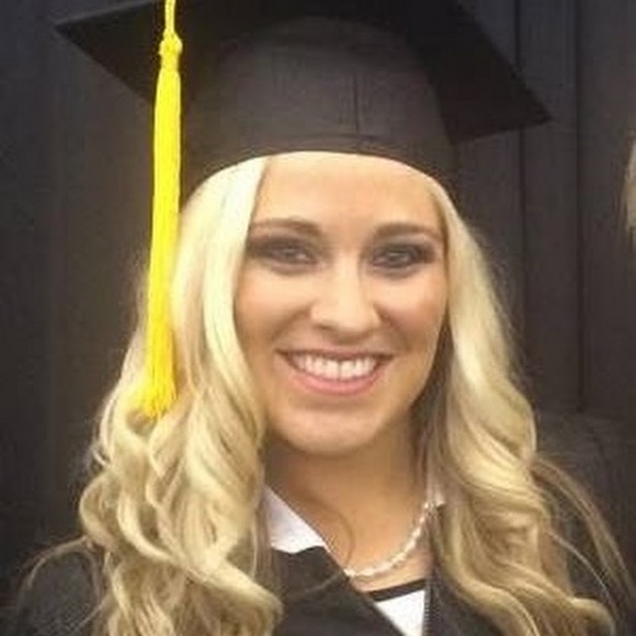 Profile Picture of Kate Davis (@katedavis602) on Poshmark