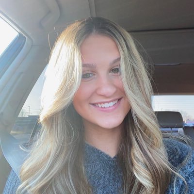 Profile Picture of Erin Schneider (@_erinschneider_) on Twitter
