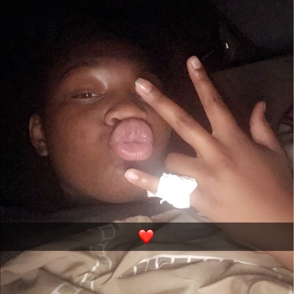 Profile Picture of Moenae Patterson (@gemiinaee) on Poshmark