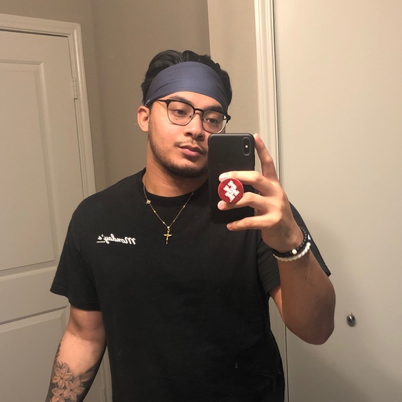 Profile Picture of Peter Reyes (@pgjreyes) on Poshmark