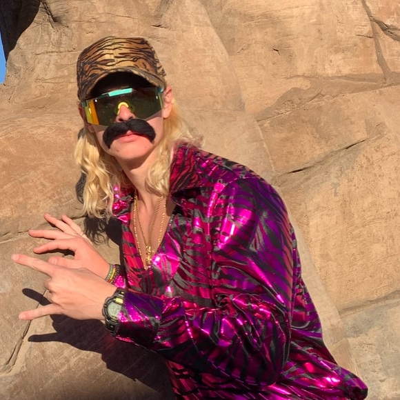 Mike Borton - Poshmark Profile Picture of Mike Borton (@mooks_ftb) on Poshmark