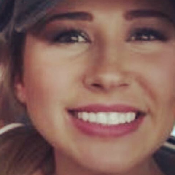 Sofia Snyder - Poshmark Profile Picture of Sofia Snyder (@sofia_4198) on Poshmark