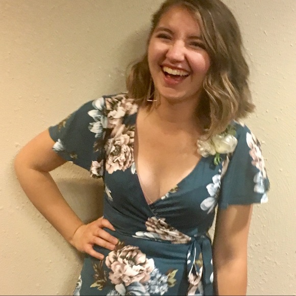 Profile Picture of Sarah Bull (@sarahbull1317) on Poshmark