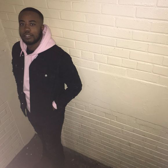 Shawn Mac - Poshmark Profile Picture of Shawn Mac (@ryshawn38) on Poshmark