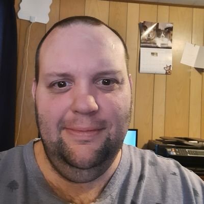 Profile Picture of Mike Naumann (@thesugarcube147) on Twitter