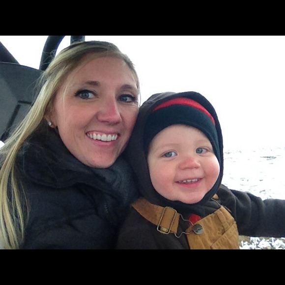 Profile Picture of Kate Malone (@kate25malone) on Poshmark