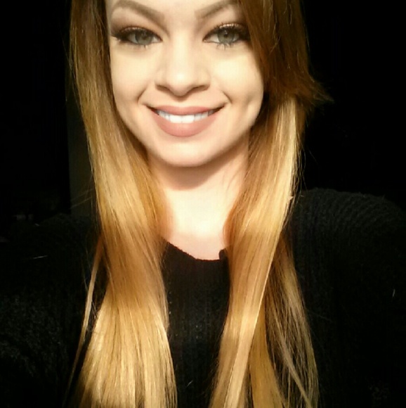 Profile Picture of Brooke Yarko (@bl0ndiel0cks) on Poshmark