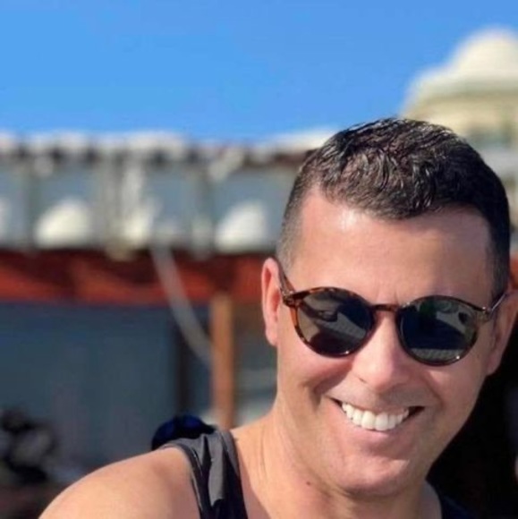 Profile Picture of Mike Noury (@mike_noury) on Poshmark