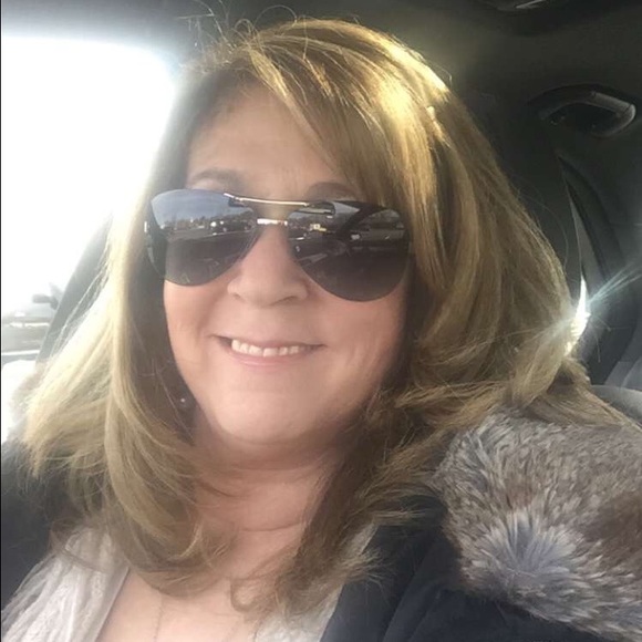 Profile Picture of Karen Bruning (@karenskloset57) on Poshmark