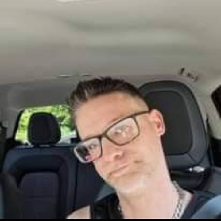 Profile Picture of Lover boy (@davidhartzog4) on Tiktok