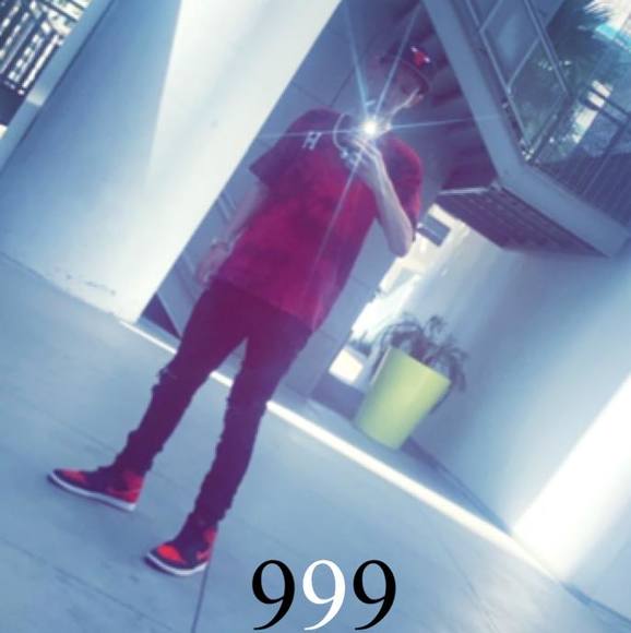 Profile Picture of Kyle Conover (@stillblazingtho) on Poshmark