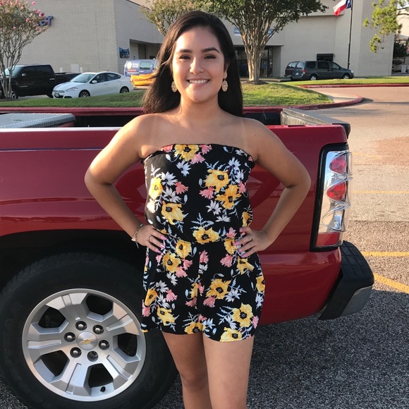 Profile Picture of Mariela Ramos (@ramosmariela50) on Poshmark