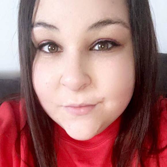 Profile Picture of Tanya Michaud (@tanyamichaud) on Poshmark