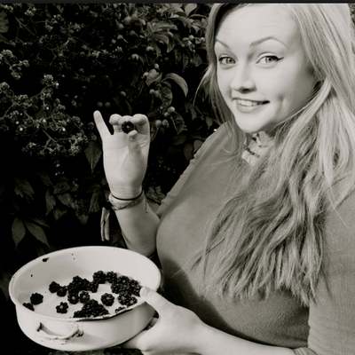 Profile Picture of Laurie Rose Belle (@ablogabouttown) on Twitter