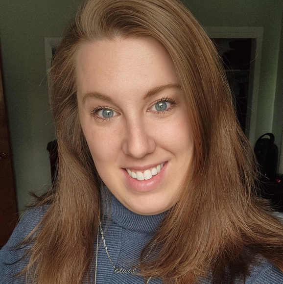 Profile Picture of Jennifer Siegfried (@jlsiegfried728) on Poshmark