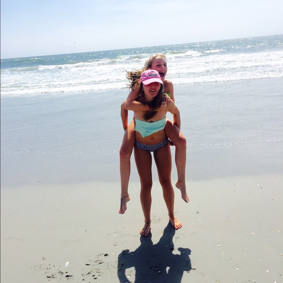 Profile Picture of Mercer Murton (@mercermurton) on Poshmark