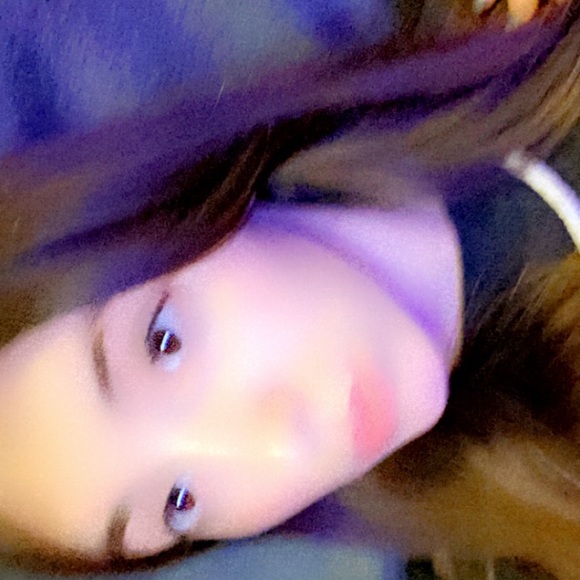 Profile Picture of Jamie Diller (@jamiediller) on Poshmark