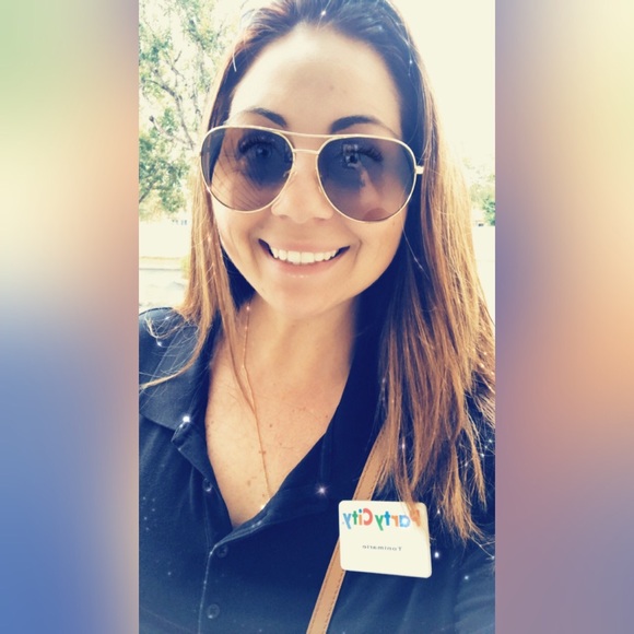 Profile Picture of Toni Lenoci (@causetonisaid) on Poshmark