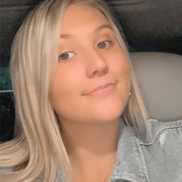 Profile Picture of Kaley Carter (@kcarter2104) on Poshmark