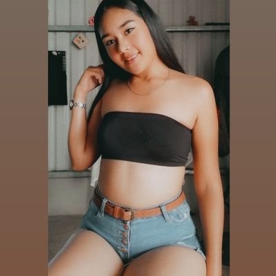 Profile Picture of Sharon Sequeira (@SharonSequeir15) on Twitter