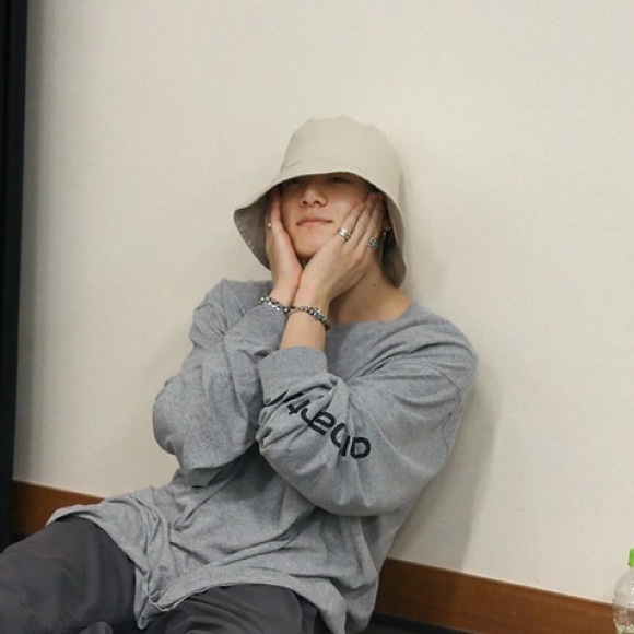 Profile Picture of Cymbra Riley (@imyourrayvm) on Poshmark