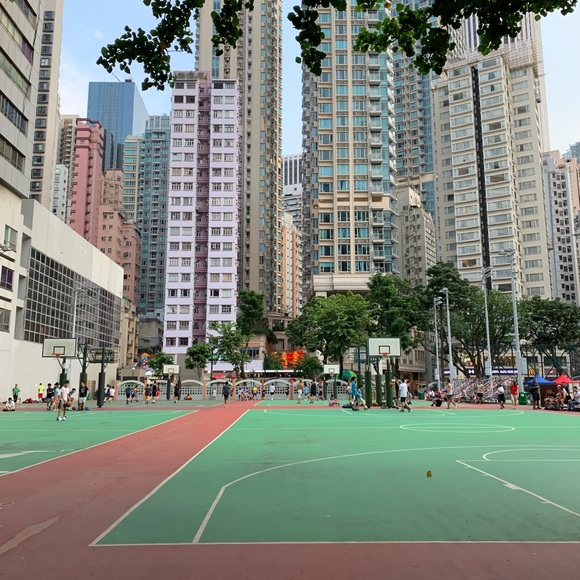 Profile Picture of Andrew Li (@andrewyfli) on Poshmark