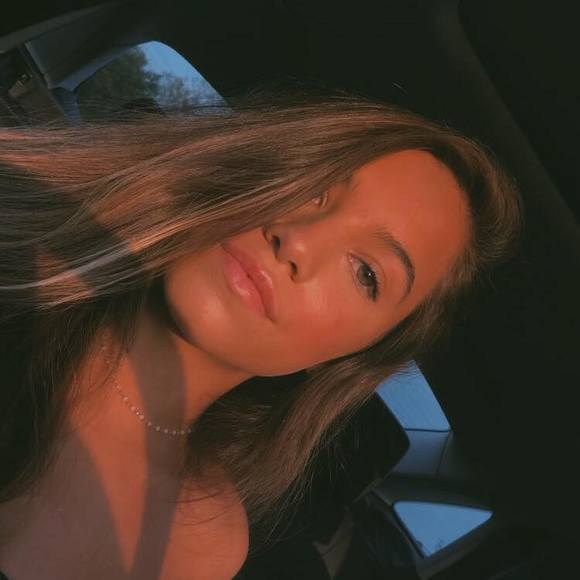 Profile Picture of Taylor Gunter (@taylorgunter870) on Poshmark