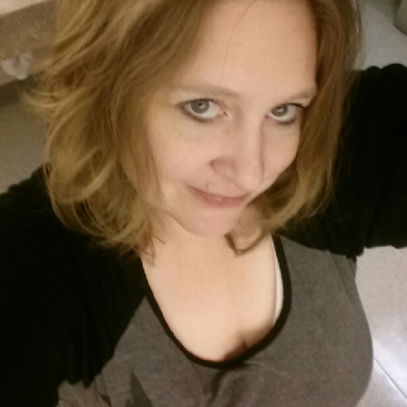 Profile Picture of Jennifer Butcher (@tnjenni34) on Poshmark