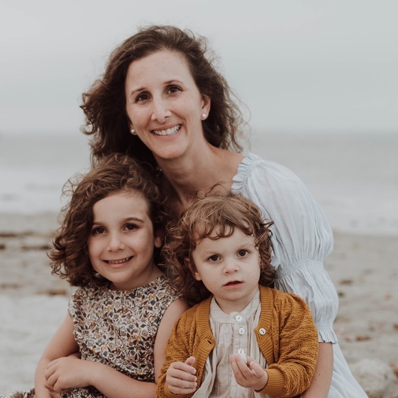 Profile Picture of Brittany Fucarile (@bfucarile) on Poshmark