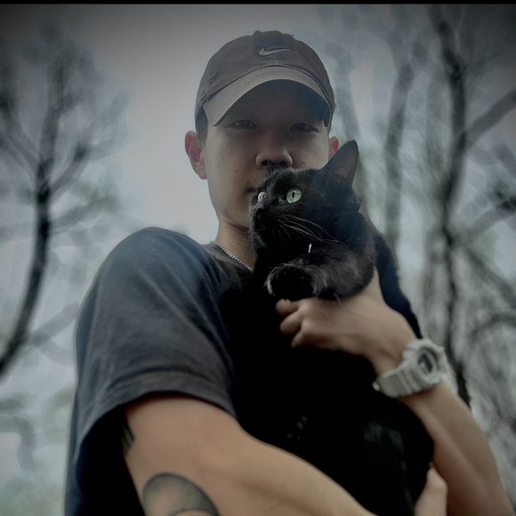 Profile Picture of Sam Cho (@s_chox95) on Poshmark