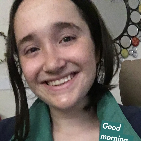 Profile Picture of Raimi Sarnoff (@raiofsunshine42) on Poshmark