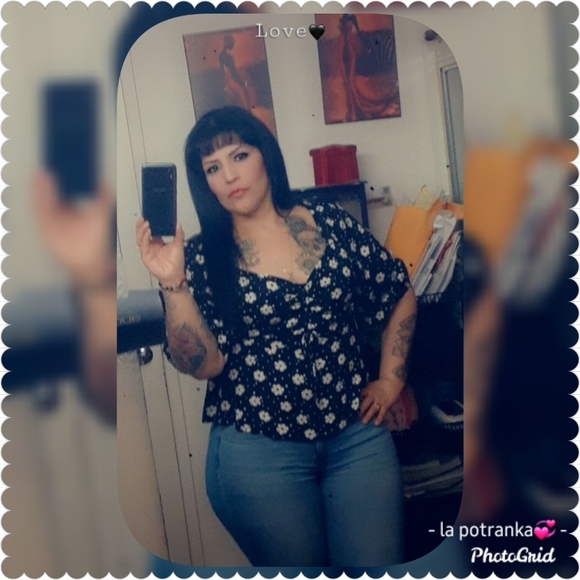 Profile Picture of Mata Mata (@matamata431) on Poshmark