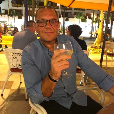 Profile Picture of ROBERT BUSH (@ROBRABART) on Twitter