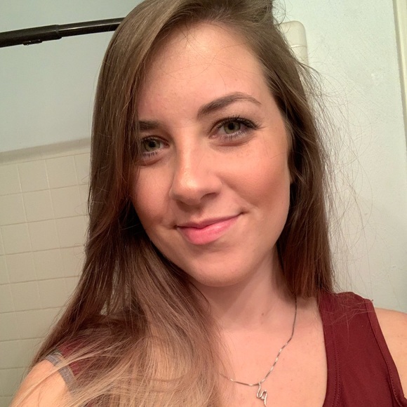 Profile Picture of Haley Everett (@heeverett) on Poshmark