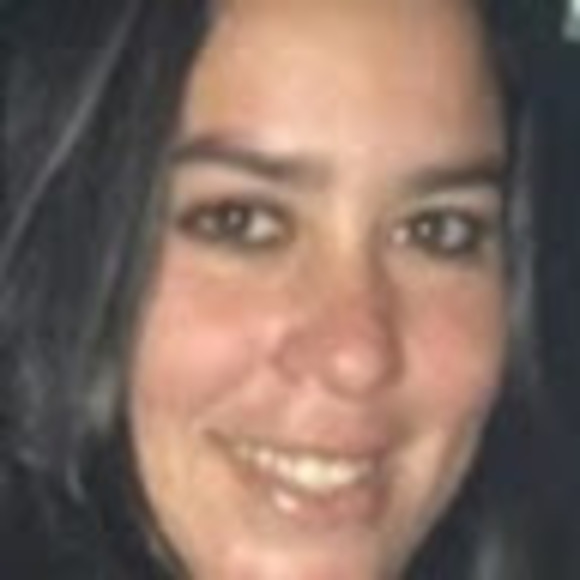 Profile Picture of Oriali Oriali (@oriali88) on Poshmark