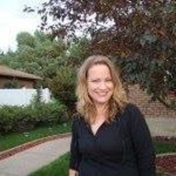 Profile Picture of Hilary Fellows lamb (@hhlamb21) on Poshmark