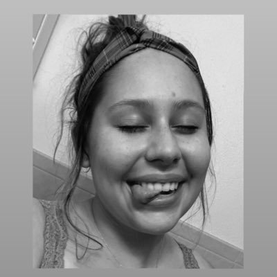 Profile Picture of Isabel Guillen (@izzzybella98) on Twitter