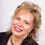 Profile Picture of Heather Chase (@thechaseteamre) on Instagram