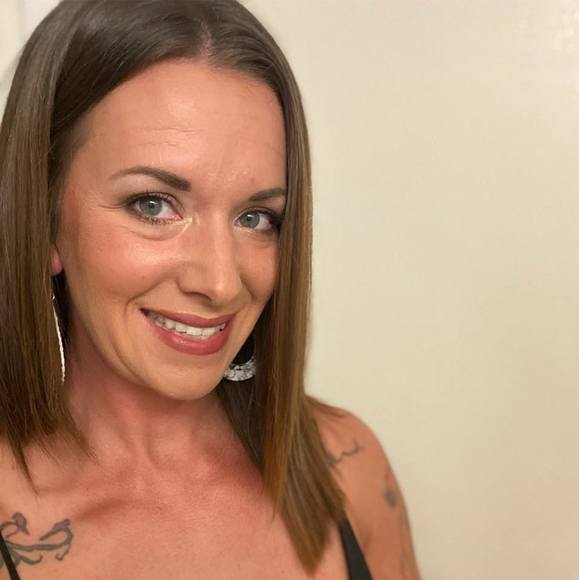 Profile Picture of Amber-leigh Koerner (@aroark83) on Poshmark