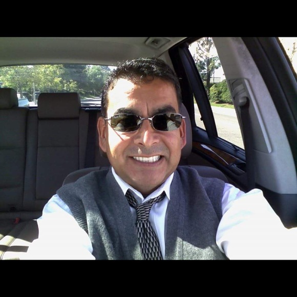 Profile Picture of Victor Rivera (@vicriv55) on Poshmark