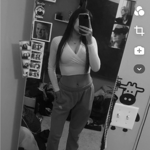 Profile Picture of Lydia Yerkey (@lydiayerkey) on Poshmark