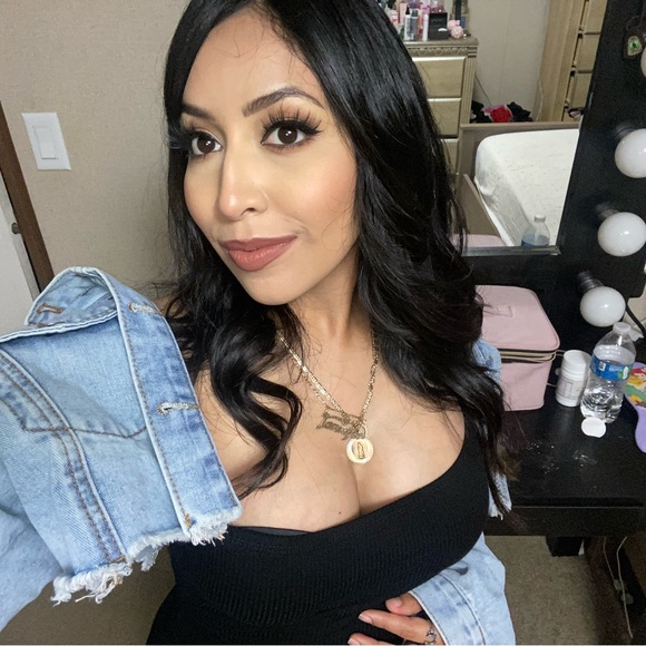 Profile Picture of Lilia Ochoa (@lilayochoa) on Poshmark