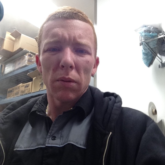 Profile Picture of Drew Lambert (@drudadyy) on Poshmark