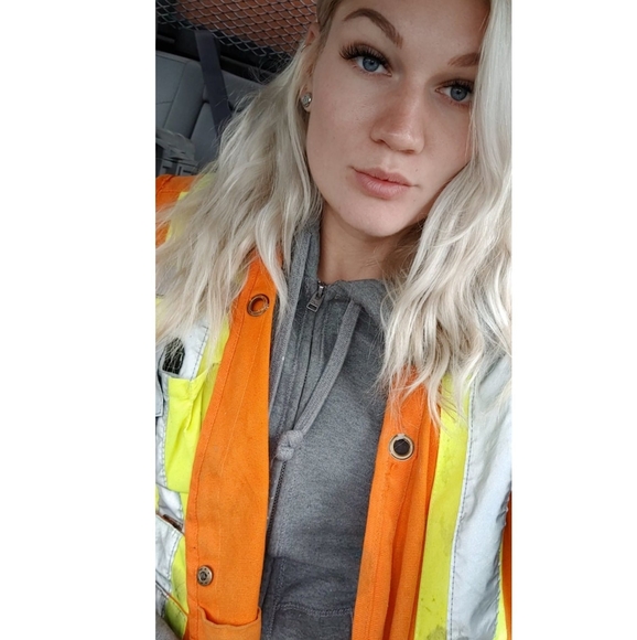 Profile Picture of Katie Ashley (@katieashley21) on Poshmark